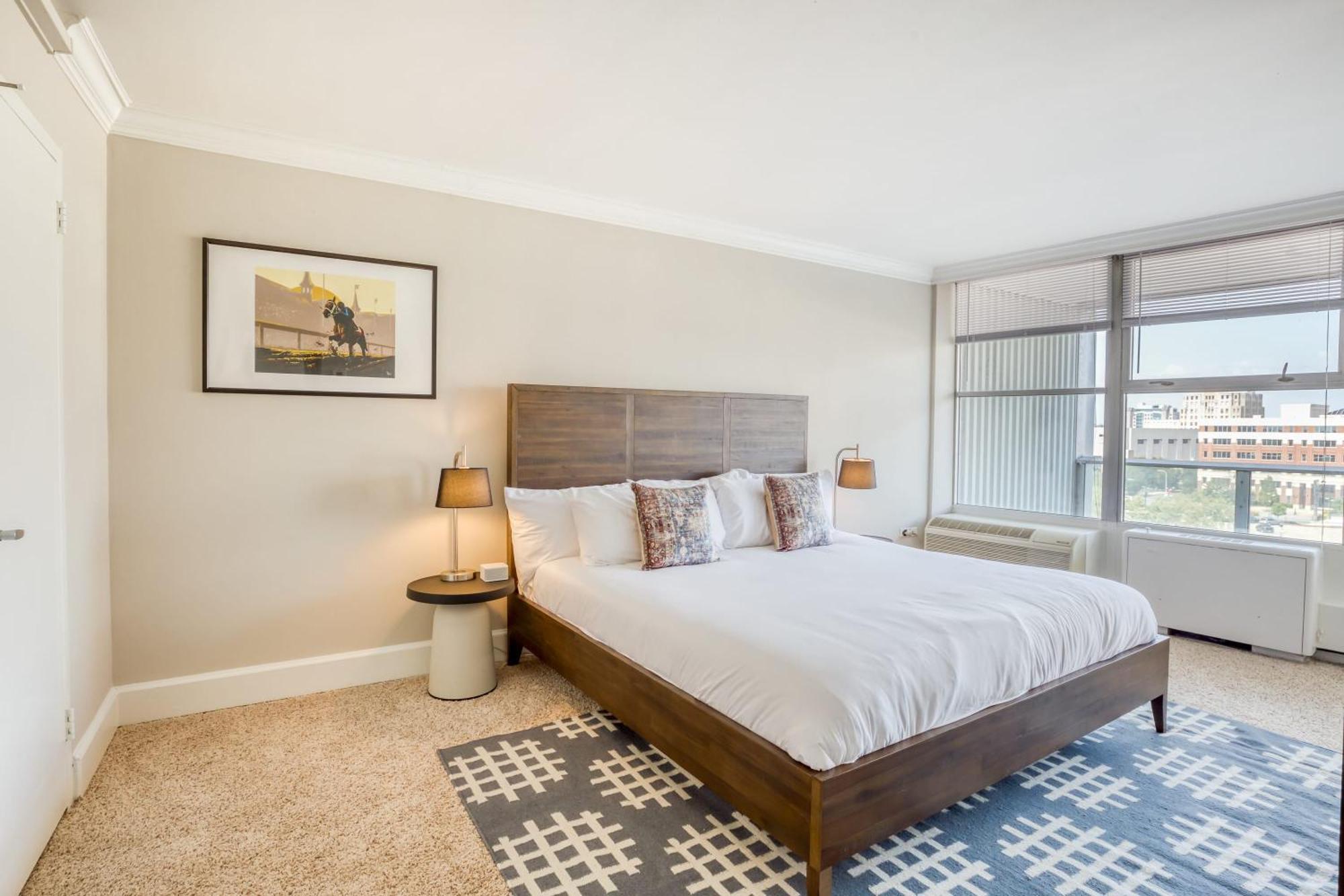 Cozysuites 800 Tower 2br With Gym! 28 Louisville-Jefferson County
